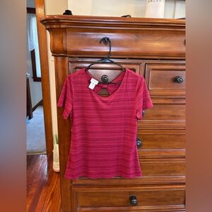 Jaclyn Smith Magenta Striped Keyhole Back Top – Size Medium
